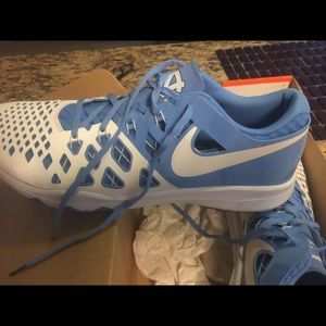 UNC Tar Heels Nike Crosstrainers